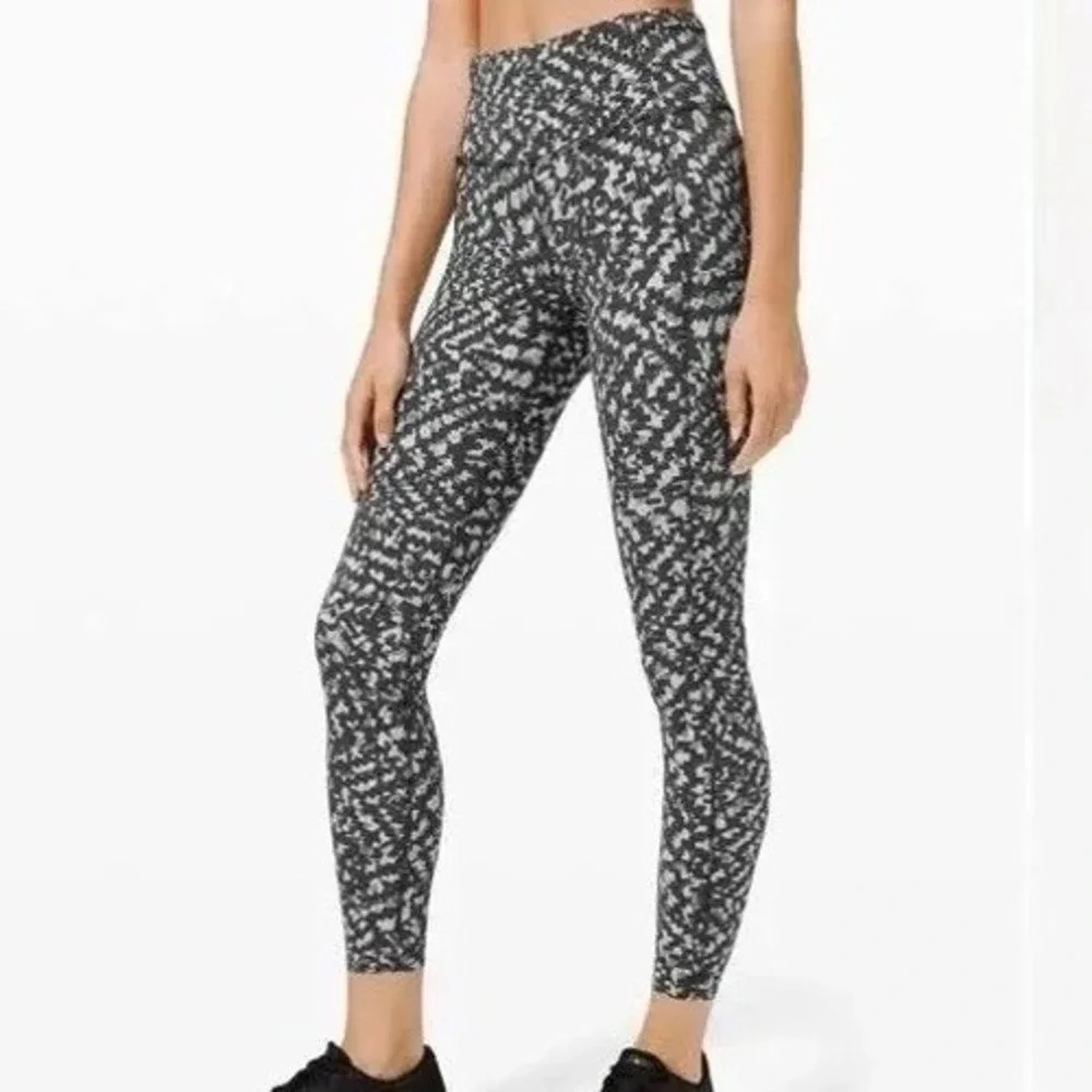 Lululemon Fast and Free Tight II 25